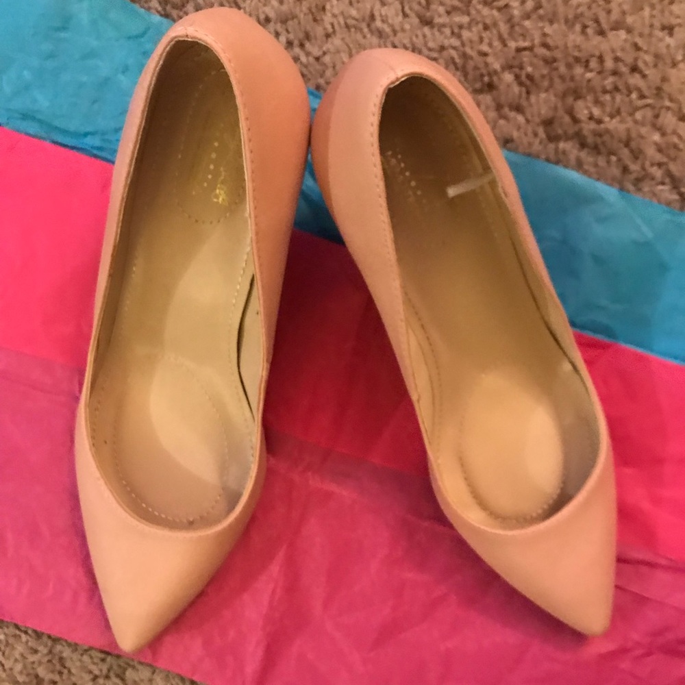 Like new, ballet pink, Memotech heels!
